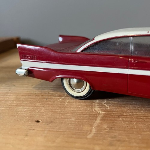 Coche modelo de promoción Plymouth Johan 1957 vintage de concesionario rojo blanco - Imagen 7 de 12