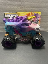 Monster Jam Truck: Sparkle Smash 1:24 Scale True Metal Die Cast Series 26