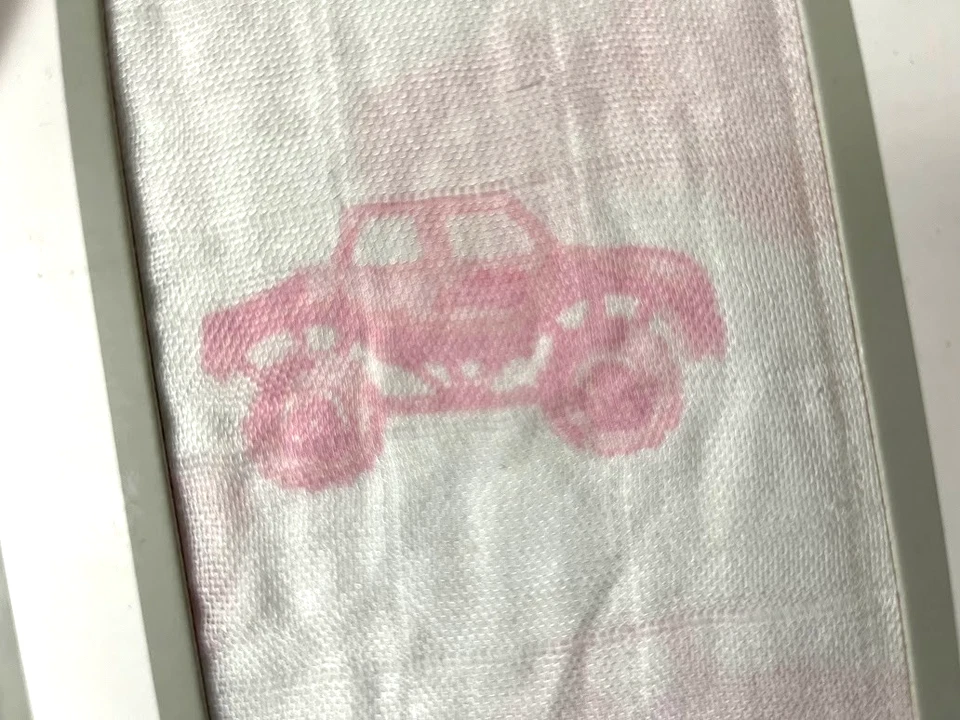 Manta rosa Monster Truck bebé niña bambú muselina blanca Newcastle nueva con etiquetas Foto 3 de 3