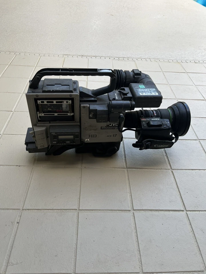 Vintage Camcorder JVC KY-17 3-CCD Color Video Camera Recorder TV Broadcasting - Image 2 of 4