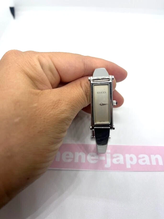 Reloj MUJER GUCCI 1500L Plateado Blanco Vintage Casi Como Nuevo Funcionando Japón Envío Gratis Foto 2 de 4