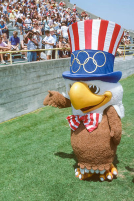 Sam Olympic Eagle offizielles Maskottchen Olympische Sommerspiele Wellen bis Cro - 1984 4x6 Foto
