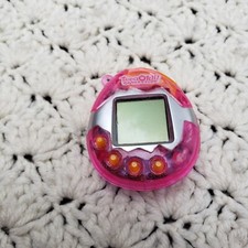 Vtg Tamagotchi Connection Clear Pink Bandai 2004