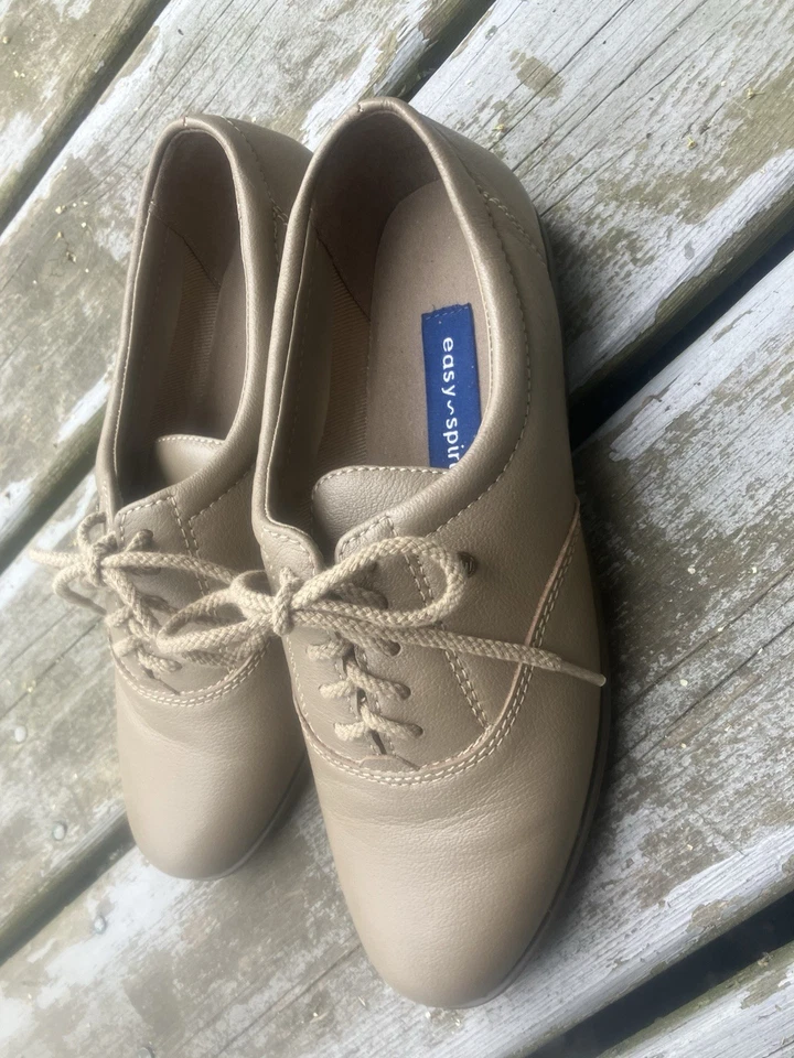 Oxfords femininos Easy Spirit couro em movimento biqueira fechada couro bege, tamanho 8 M - Imagem 4 de 4