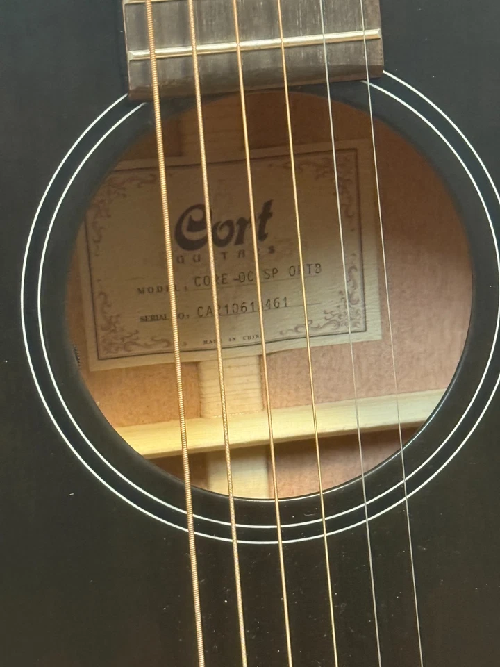 Акустическая/электрогитара Cort Core-OC — ель OPTB Open Pore Trans черная с чехлом - Изображение 3 из 4