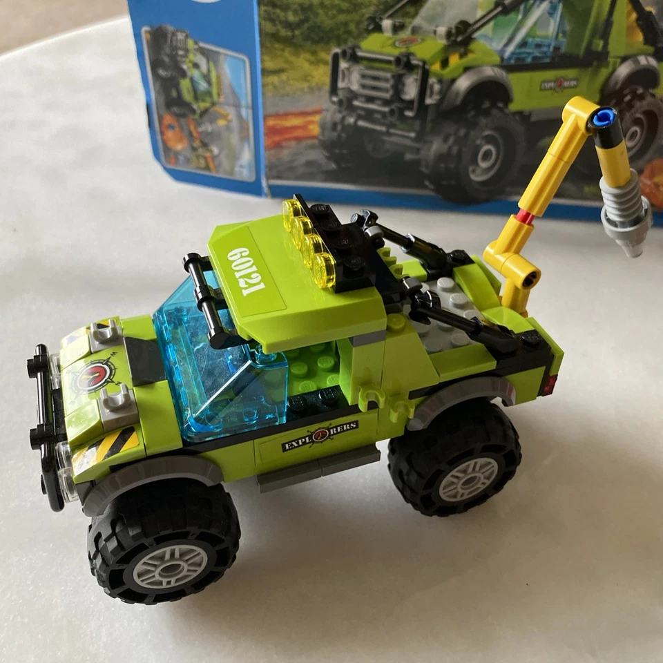 LEGO CITY: Volcano Exploration Truck With Figure And Gem (60121) - Image 2 of 4