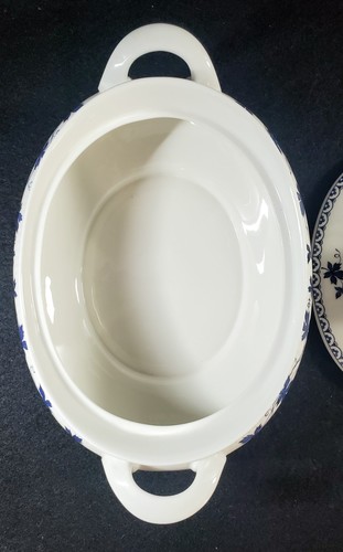 ROYAL DOULTON YORKTOWN OVAL Covered Vegetable Serving Dish, Blue & White ๐ฆ  ๐ - Picture 8 of 12