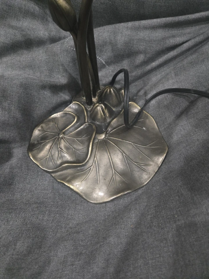 Tiffany Style Pond 3 Lily White Accent Table Lamp MCM Inspired 16” Tall - Image 2 of 4