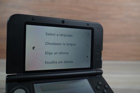 Nintendo 3DS XL Black/Black - Dead pixels top screen, otherwise working