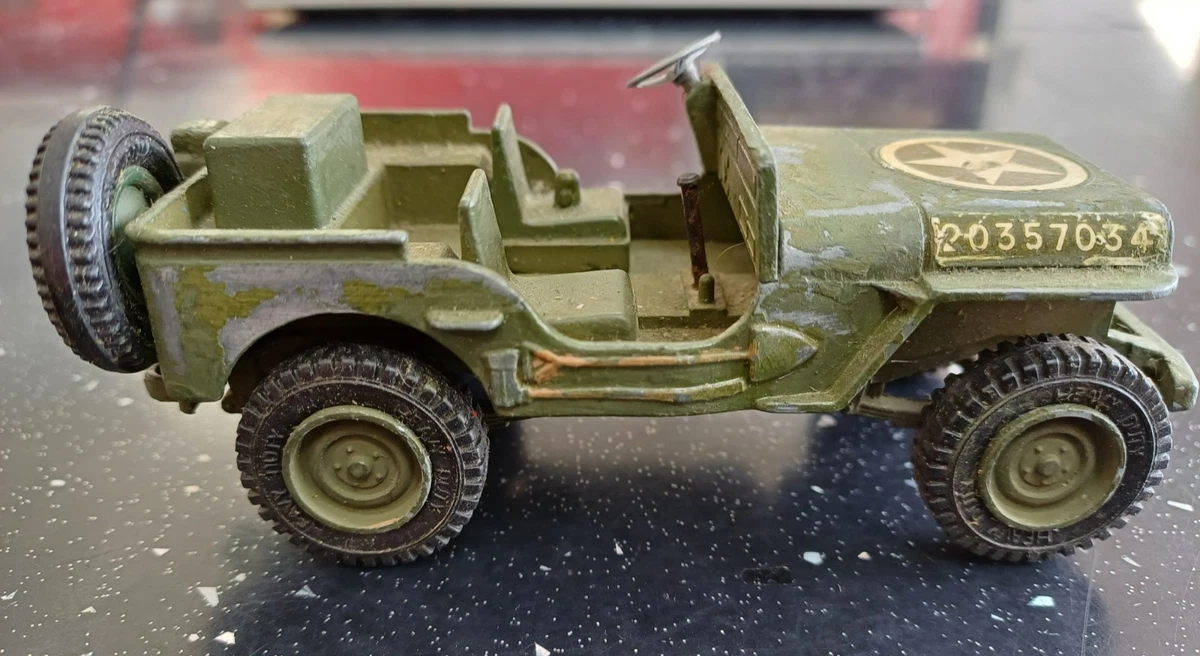 Dinky Toys Jeep US Army ref 153 A 1/43 réédition DeAgostini