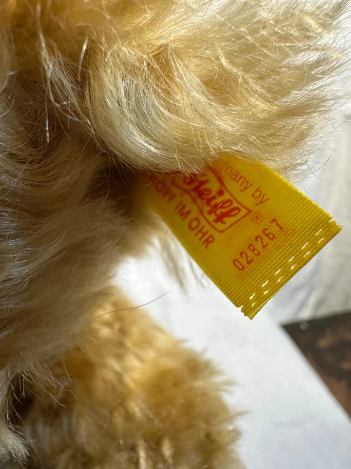 Vintage Steiff sits at 12in "Snobby" golden brown #028267 - Image 3 of 4