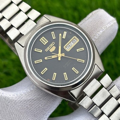 Vintage Seiko 5 Textured Dial Automatic Japan Made Men s Watch 7009-3041