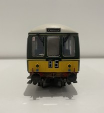 Bachmann OO Gauge 32-911 Class 108 DMU BR Green With Yellow Warning Panels
