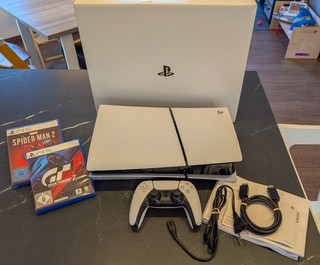 Sony PlayStation 5 (PS5) Slim Disc 1TB Controller 2 Spiele