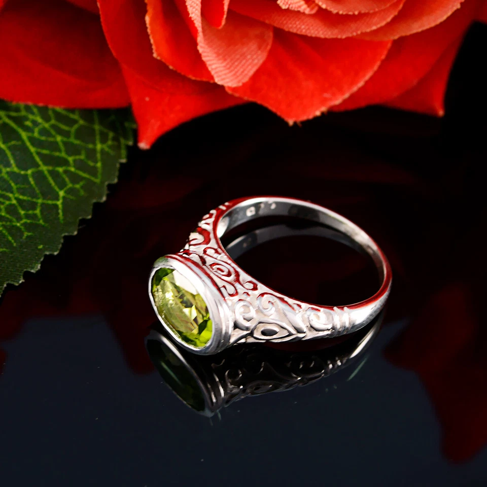 Handgefertigter Statement-Ring aus Peridot-Silber von Emerald Isle Elegance - Bild 4 von 4