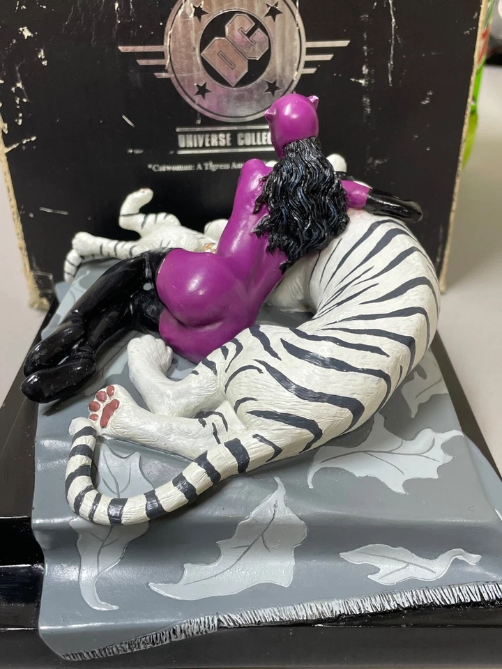 “Catwoman: A Tigress Among Tigers” Figurine EXTREMELY RARE# 236/2500 - Изображение 4 из 4