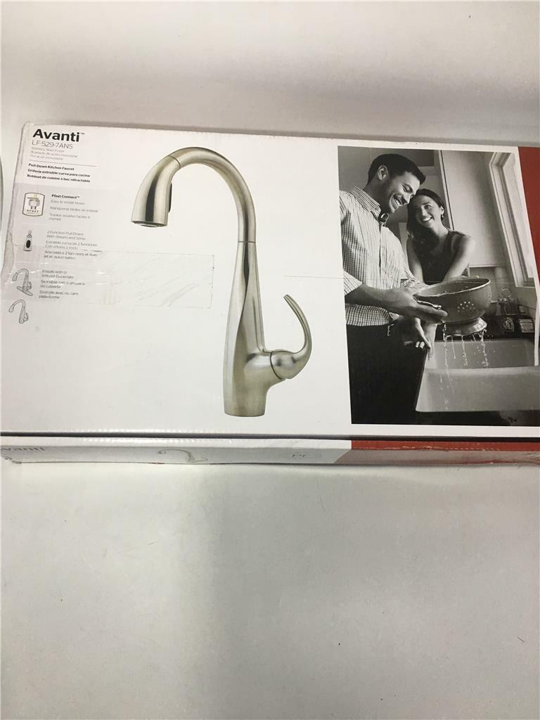 Pfister Avanti Single Handle Pull Down Sprayer Kitchen Faucet In