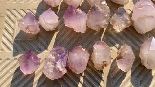 wholesales 1600g 30pcs 1.6''~2.5'' natural light amethyst crystal point specimen - Picture 4 of 7