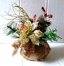 CHRISTMAS ARRANGEMENT FLORAL SMALL RUSTIC HOLIDAY DECOR POINSETTIA NEW