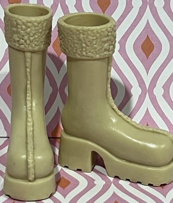Bratz 9'' Girlz Girls Doll Shoes Brown Sledding Boots Winter Wonderland Dana