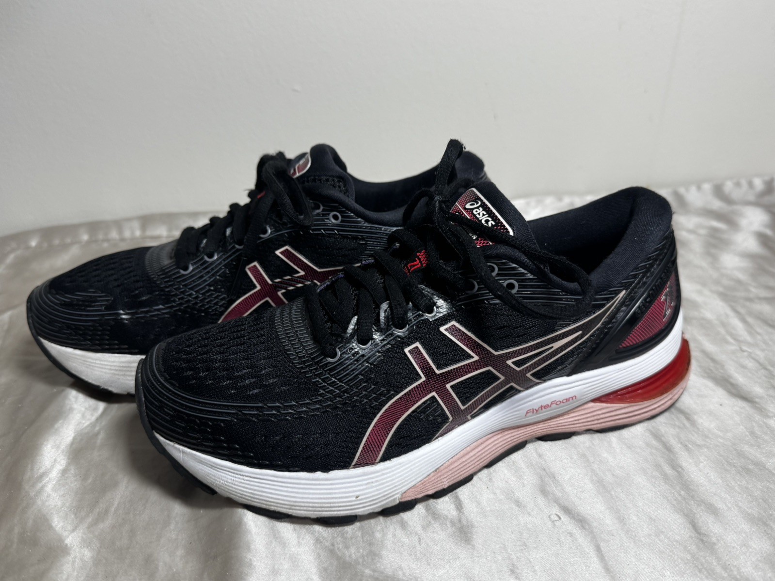 Asics Gel-Nimbus 211012A156 Running Shoes Women's Size 7 Red Sparkle thumbnail 3