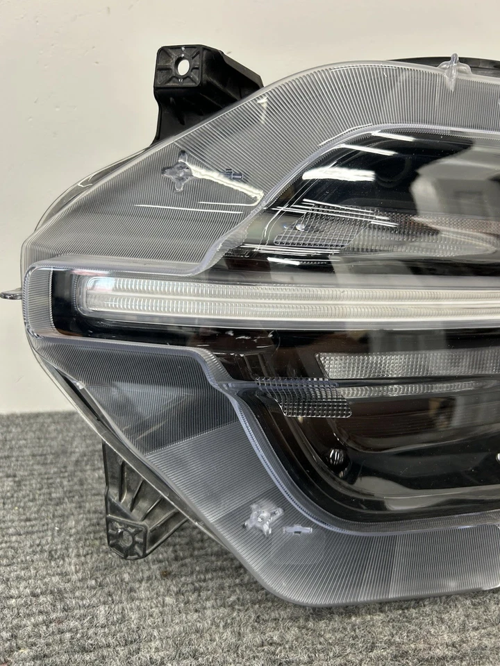 Faro LED (izquierdo/conductor) Ford Bronco Sport OEM 2021-2024 con anillo LED Foto 2 de 4