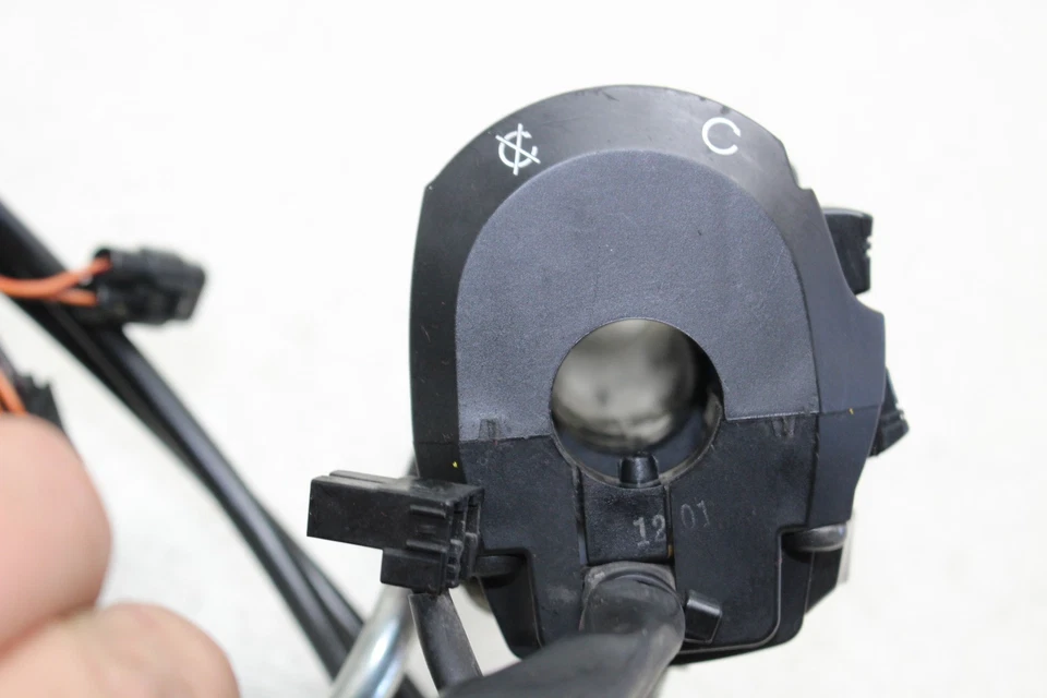 Interruptor de arranque derecho Suzuki GSXR750 GSX-R750 2011-2024 Foto 4 de 4