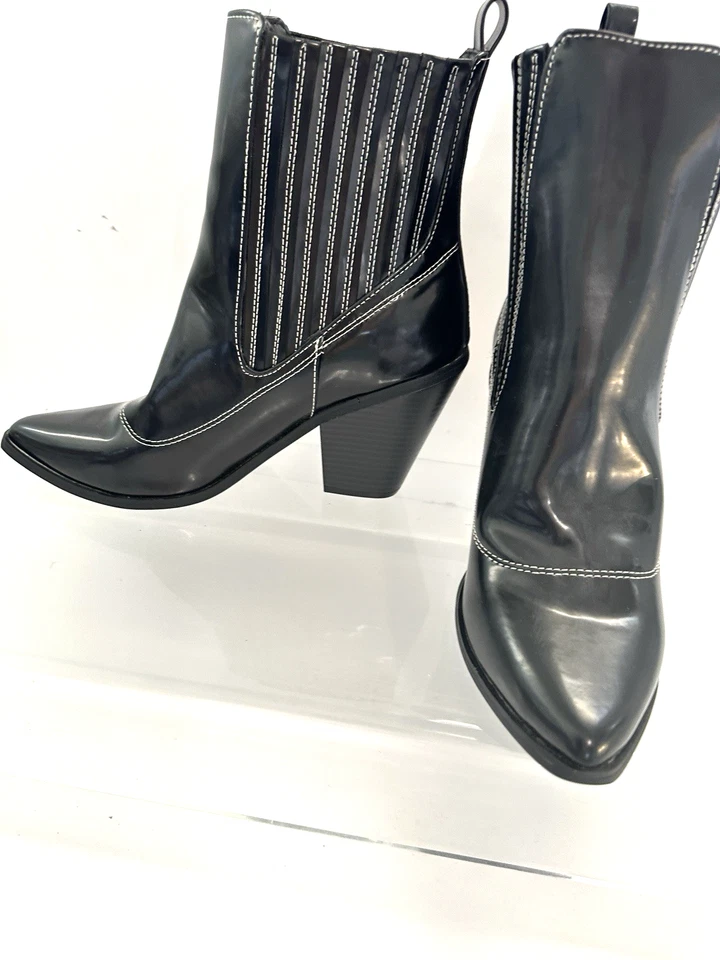 Botín ShoeDazzle Breeon para mujer negro imitación cuero blanco cosido talla 9 Foto 2 de 4