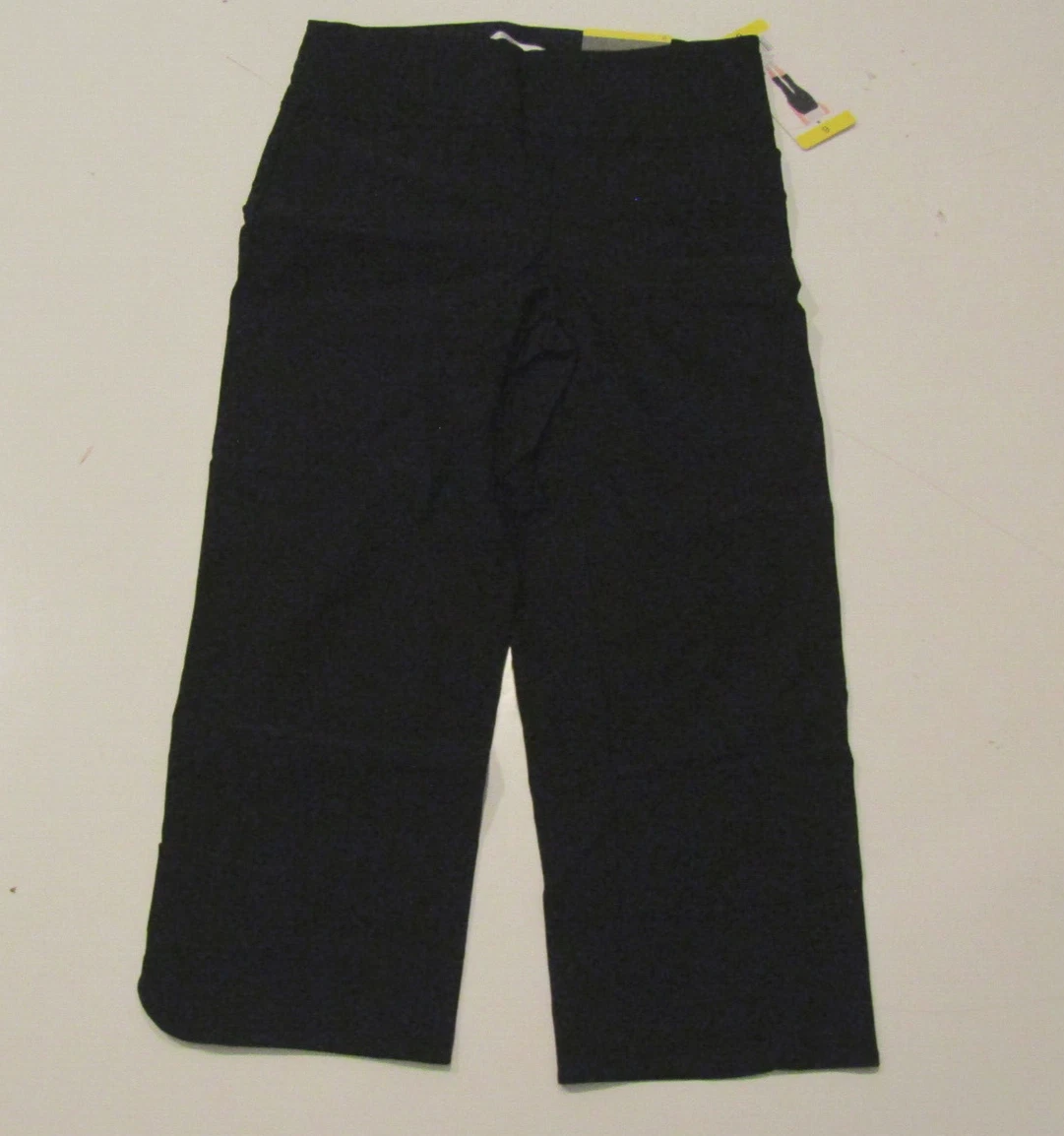 S.C. & CO. Black 360 Tummy Control Petal Slit 22" Inseam Capris Sz 8 NWT Womens