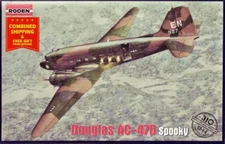 Roden 310 - 1/144 - Douglas AC-47D Spooky 1965 American airplane model kit