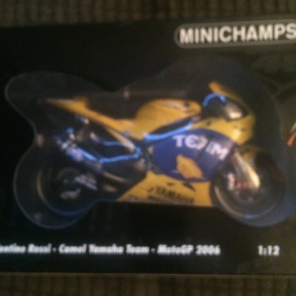 MINICHAMPS 122 063046 YAMAHA YZR-M1  Code 3 French Gp conversion - Image 4 of 4