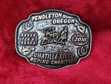 TEAM ROPING CHAMPION PRO RODEO TROPHY PENDLETON OREGON BUCKLE☆2010☆RARE☆144