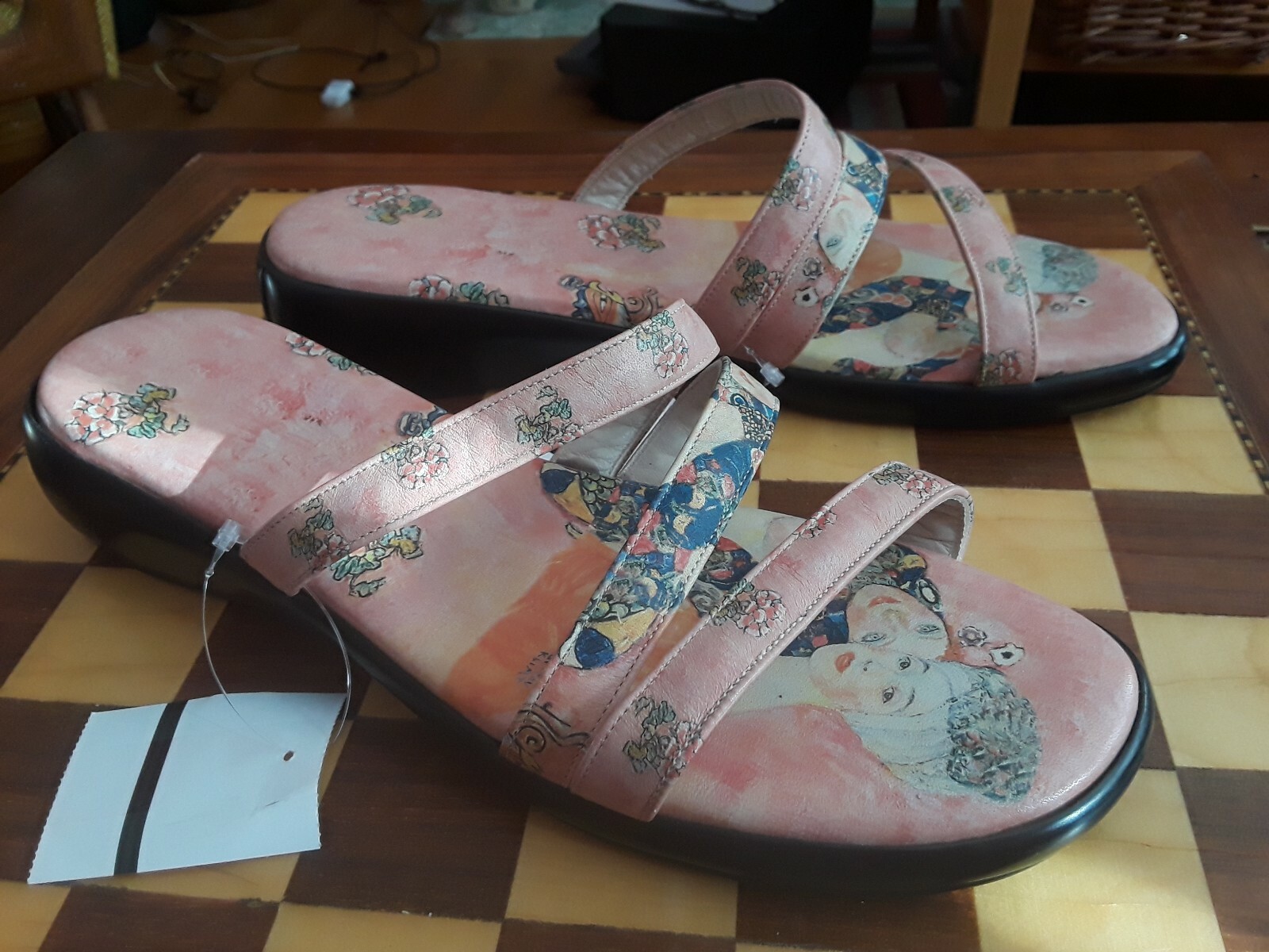 NEW ICON GUSTAV KLIMT PINK LEATHER PLATFORM SLIP SANDALS 11 WEARABLE