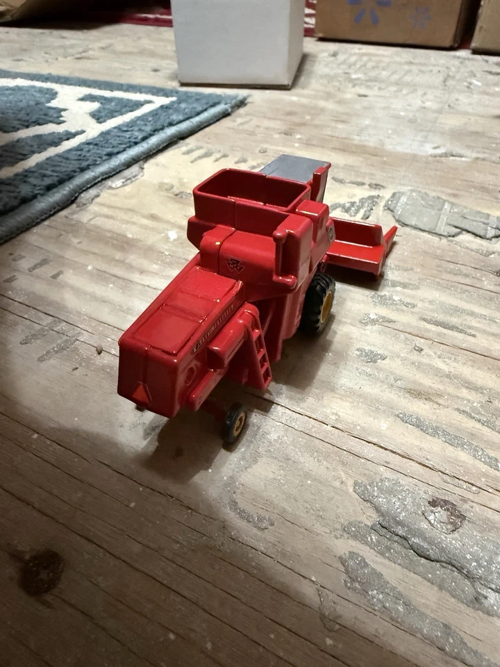 1/64 Custom Massey Ferguson 510 Combine Farm - Image 4 of 4