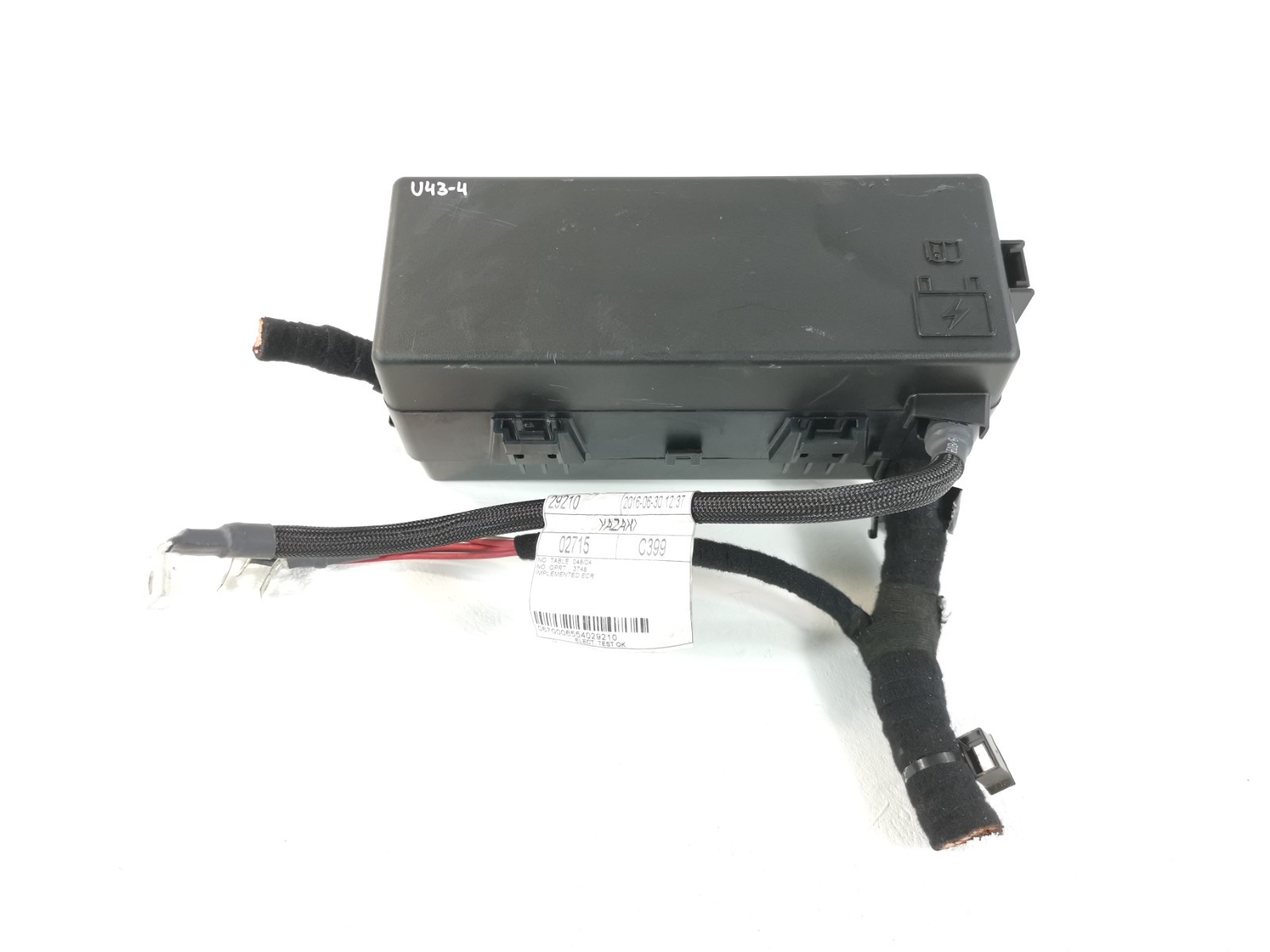 Maserati Ghibli RWD 2017 3.0 L Rear Trunk Fuse Relay Box 670006554 OEM