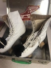 Vintage Chicago Roller Skate Company White Lthr Skates Wood Wheels  Case 7 1/2