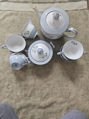Noritake Tea Set Floral Design Porcelain Teapot Sugar Creamer Cups