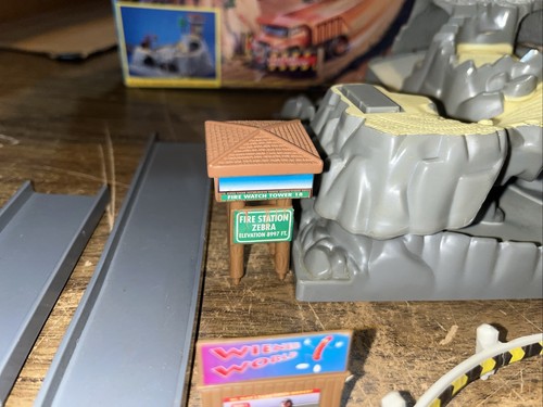 Micro Machines Galoob Hiways & Biways Yikes Peak Playset - Incomplete - Picture 5 of 14