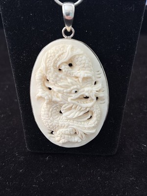 Han geschnitzter Rinderknochen Sterlingsilber Drache Anhänger an 18'' Silberkette 16,9 g