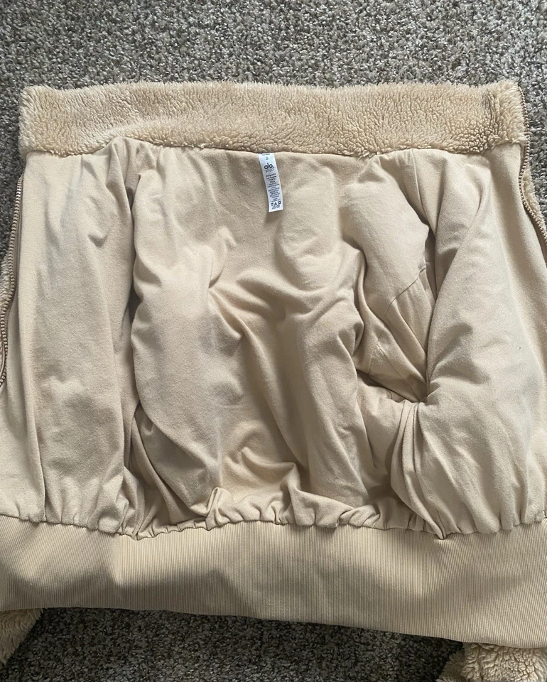 Chaqueta Sherpa Al Yoga Foxy SIN SUDADERA CON CAPUCHA Camel Talla Pequeña Foto 3 de 4