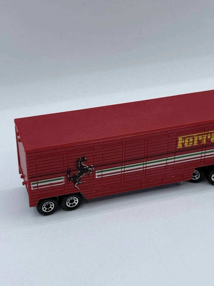 1987 Matchbox DAF Space Cab 3300 Ferrari Transporter Truck/ Trailer Diecast 1:86 - Image 4 of 4