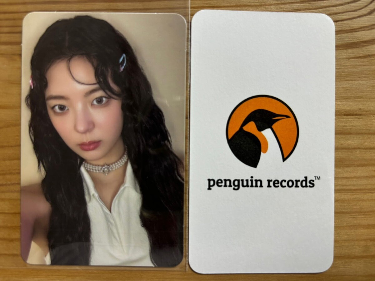 ITZY - GOLD STANDARD VER. PHOTO CARD RYUJIN YEJI YUNA CHAERYEONG