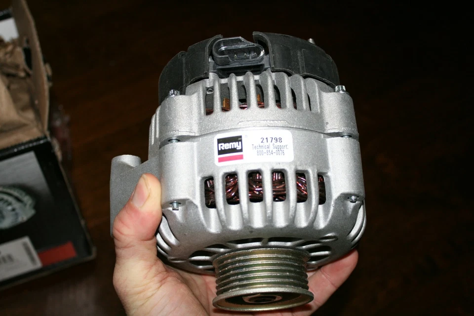 Alternador compatible con GMC Sierra 1500 Yukon XL 2500 REMY 1999-2005 21798 Foto 3 de 4