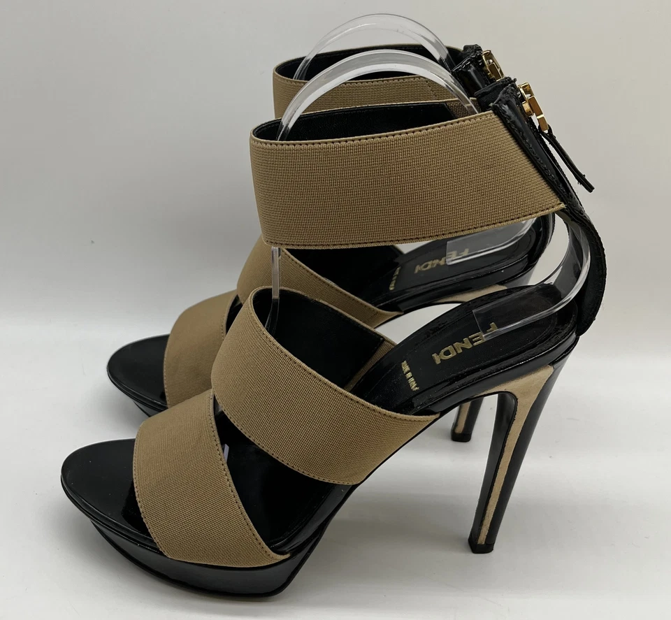 Sandalia de plataforma Fendi beige/negro 'Vernice' con tiras elásticas talla 38 Foto 3 de 4