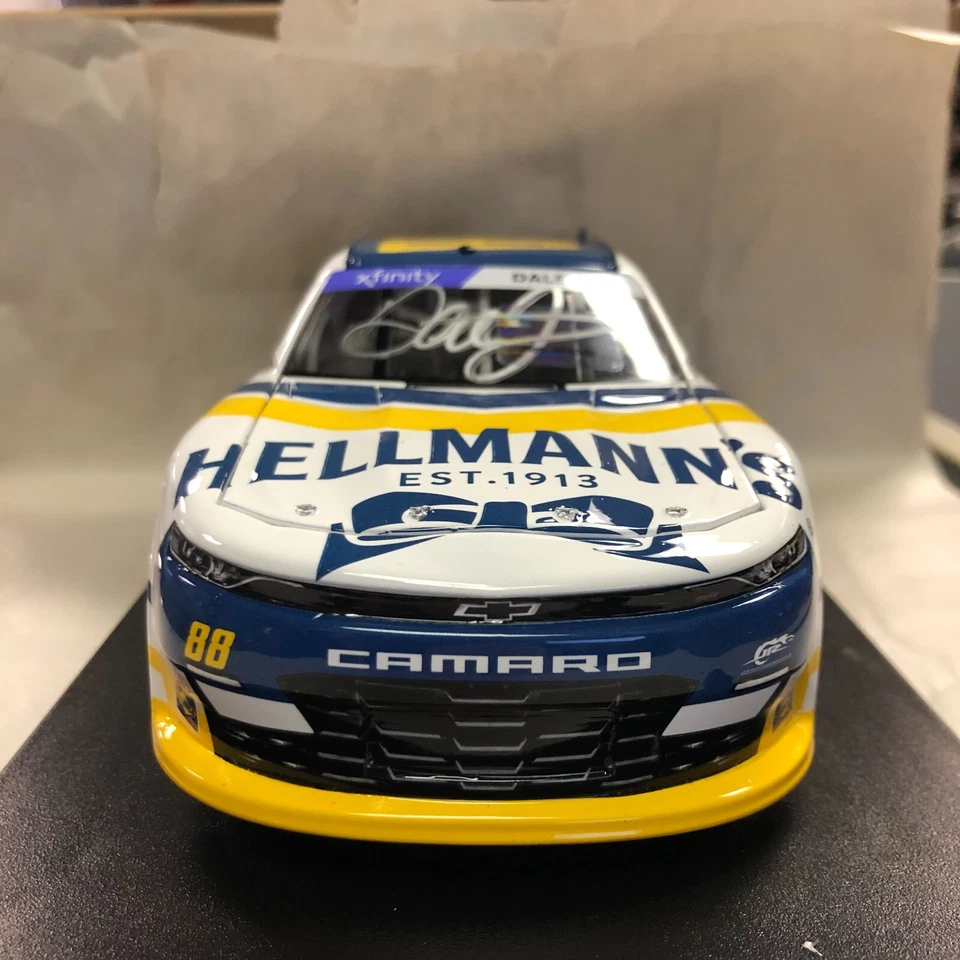 Dale Earnhardt Jr #88 Hellmann's 2022 Camaro 1:24 *AUTOGRAFATO* 1 Di 1.056 - Immagine 2 di 4