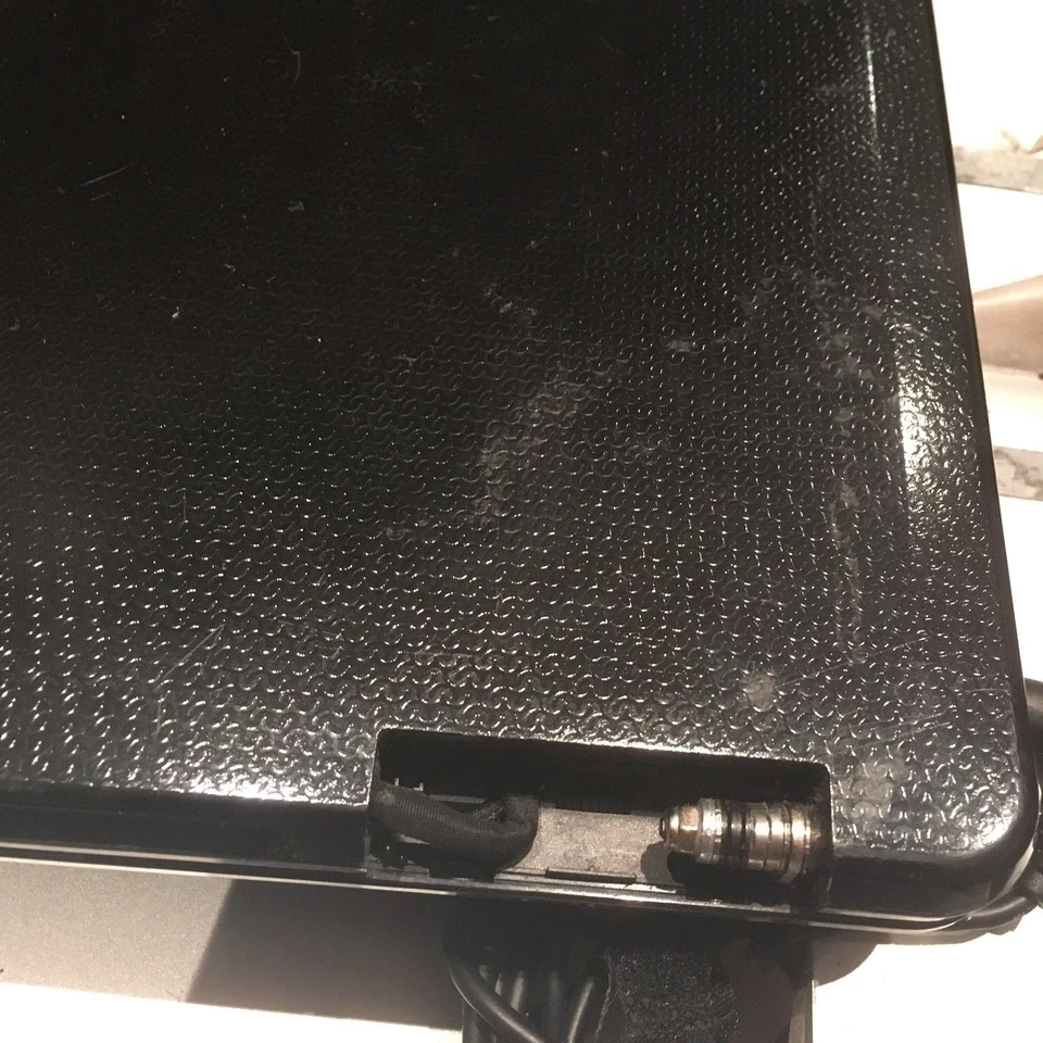 EMachines Laptop E525 Series Intel Celeron 1.8Ghz Dual-Core/128Gb SSD/2-4Gb Ram - Image 4 of 4