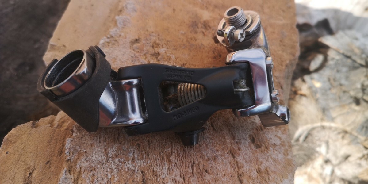 Vintage Shimano Deore XT BB-M730 70X122.5MM Italian Bottom