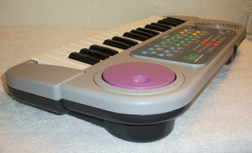 Teclado musical pequeño Casio SA-40 con dial Magic Sound excelente estado - Imagen 4 de 6