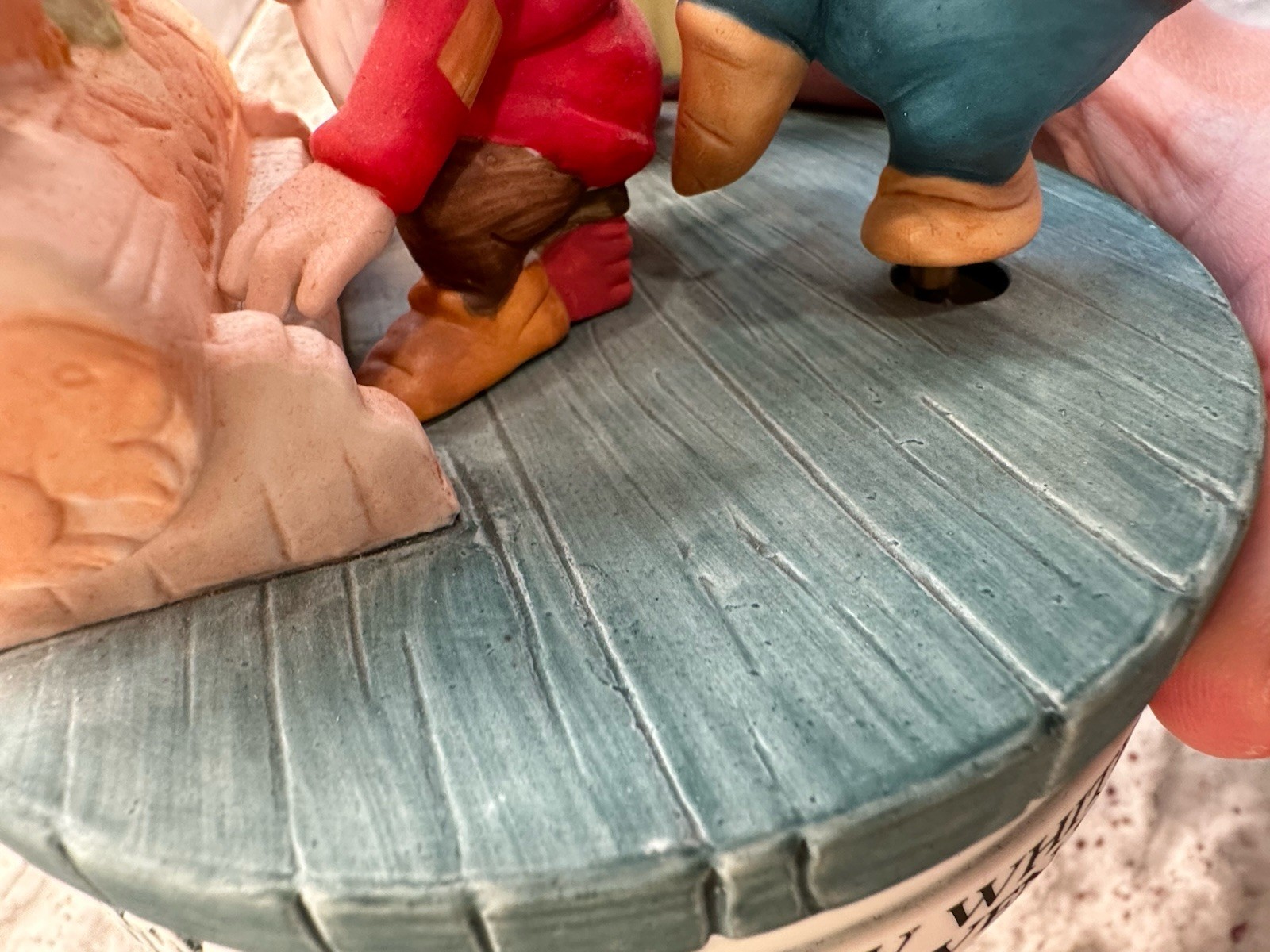 Disney Snow White & The Seven Dwarfs Musical Memories Music Box Limited Edition