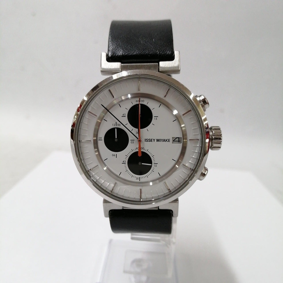 ISSEY MIYAKE VK67-0010 Chronograph men Quartz White Black Watch